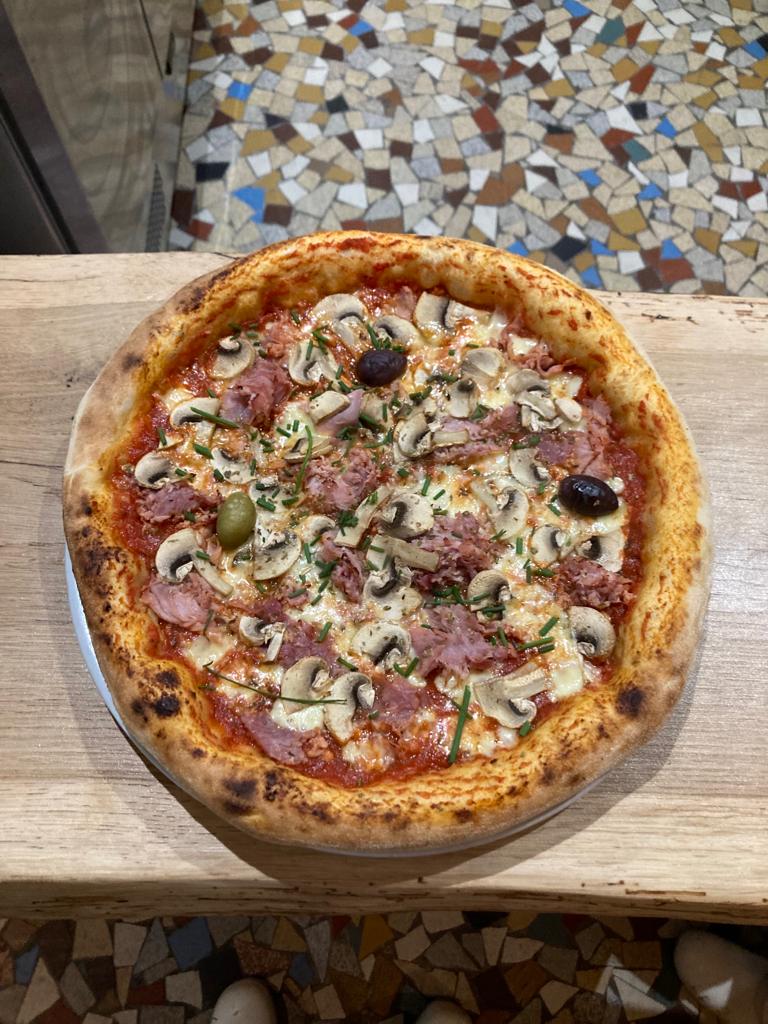 Piccolo pizza la reine -Pizzeria maison Lyon 7